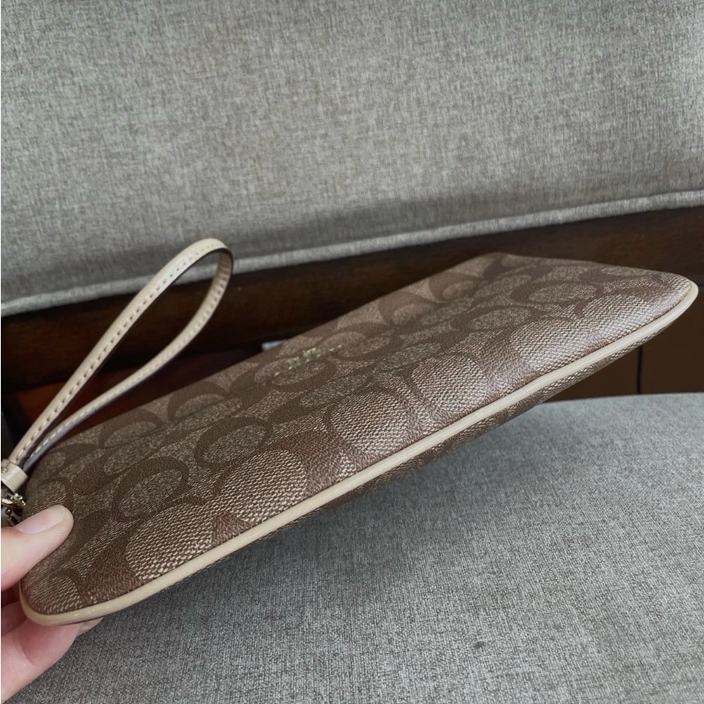 Nwot 💚Auth Coach Signature Large Top Zip Wristlet Wallet Khaki/Platinum - Picture 3 of 8